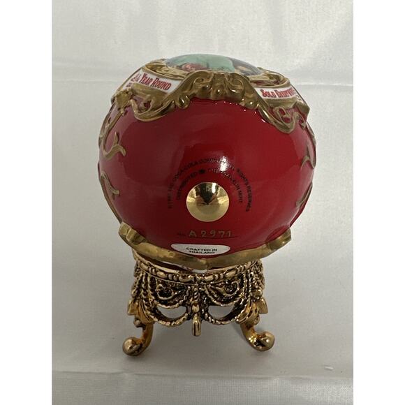 Franklin Mint Collectors Egg Coca Cola Lady Elaine - Picture 5 of 8